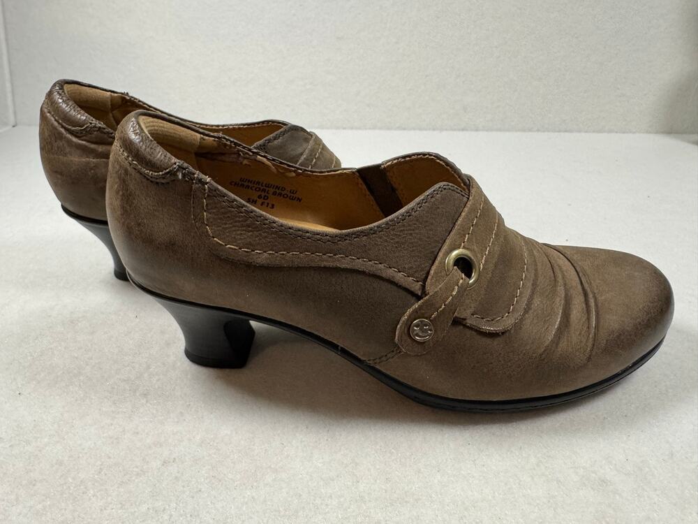 Earth Whirlwind Leather Kitten 2" Heel Pumps Charcoal Brown Classic 6D